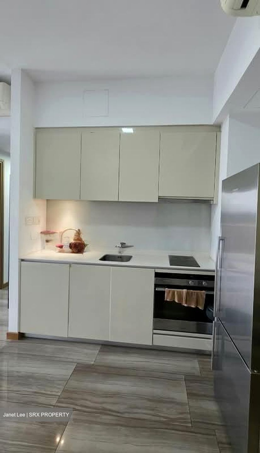 Lakeville (D22), Condominium #585937501